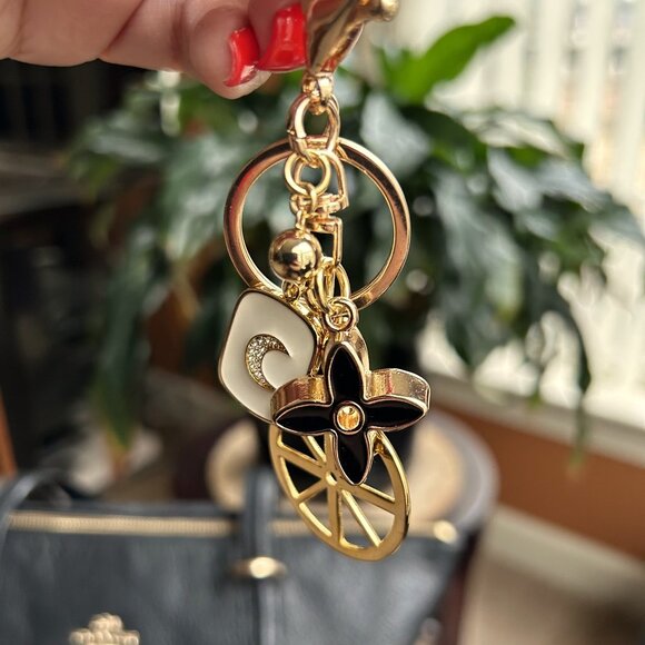 New GOLD WHEEL Bag Charm ☸ - Picture 6 of 8